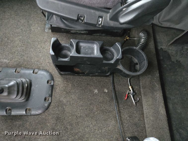 image for item DU2553 2015 Peterbilt 579 semi truck