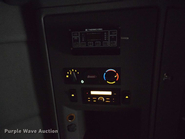 image for item DU2553 2015 Peterbilt 579 semi truck