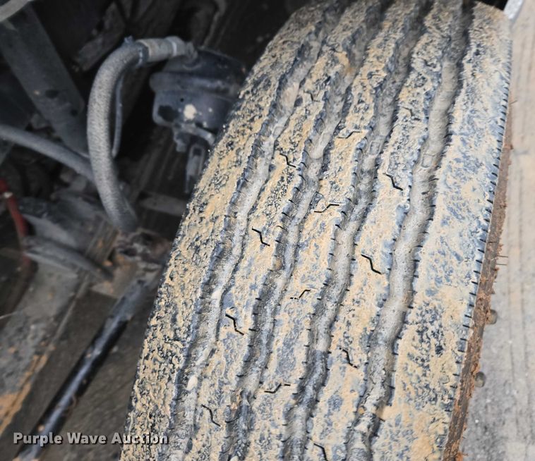 image for item DU2553 2015 Peterbilt 579 semi truck