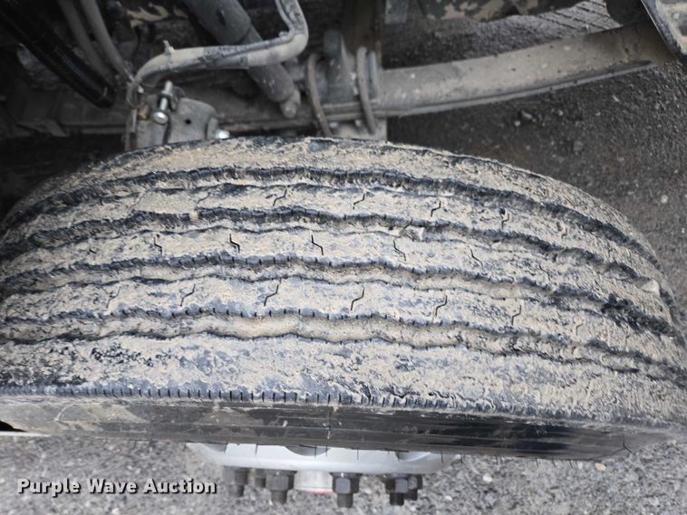 image for item DU2553 2015 Peterbilt 579 semi truck