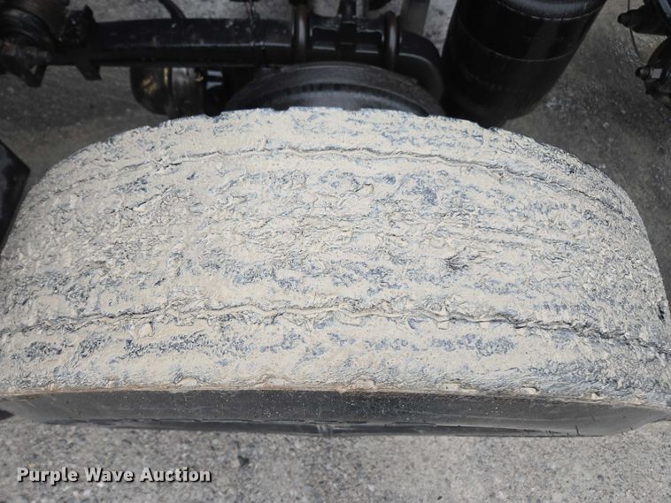 image for item DU2553 2015 Peterbilt 579 semi truck