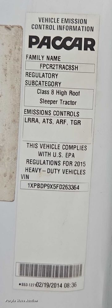 image for item DU2553 2015 Peterbilt 579 semi truck