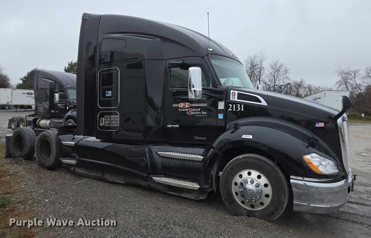 image for item DU2554 2018 Kenworth T680 semi truck