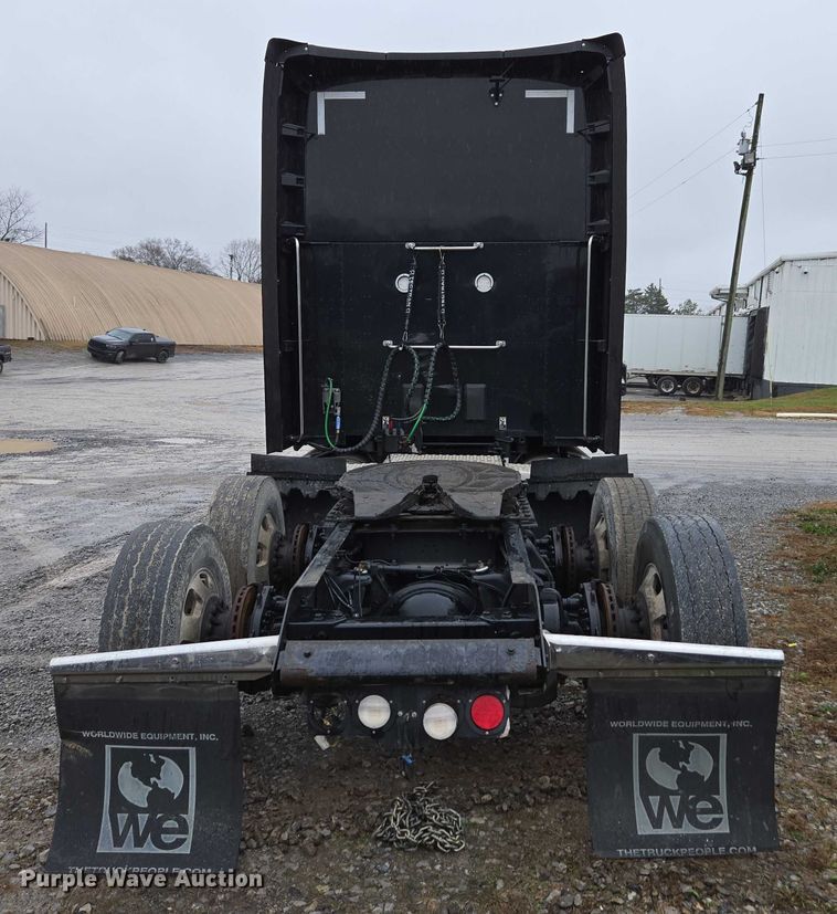 image for item DU2554 2018 Kenworth T680 semi truck