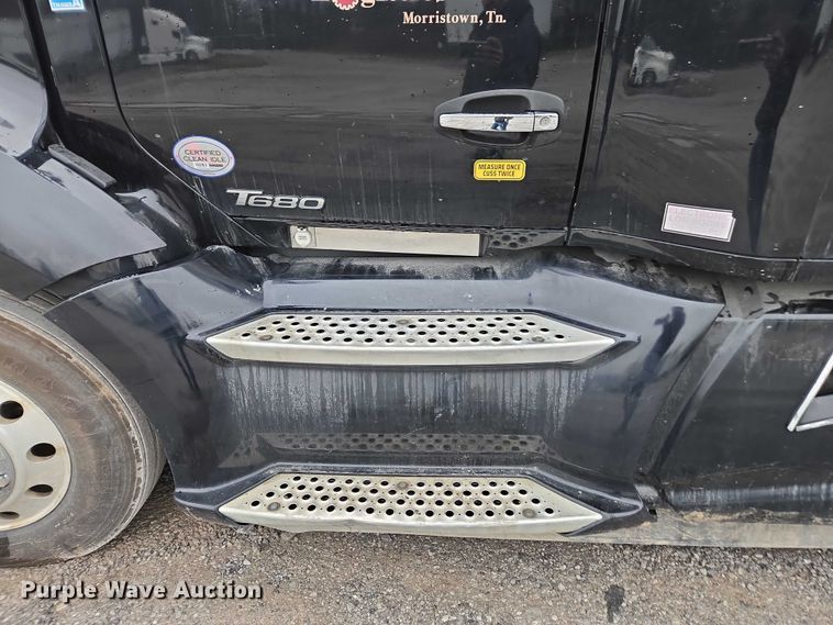 image for item DU2554 2018 Kenworth T680 semi truck