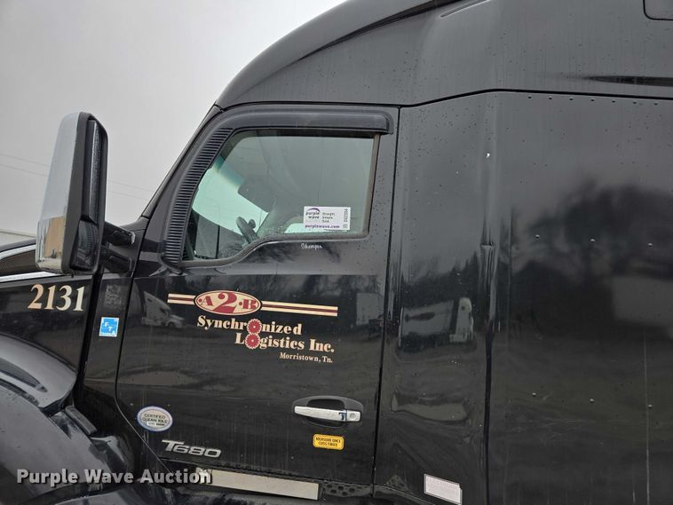 image for item DU2554 2018 Kenworth T680 semi truck