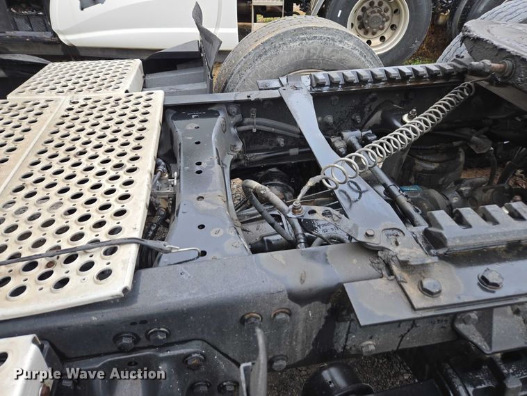 image for item DU2554 2018 Kenworth T680 semi truck