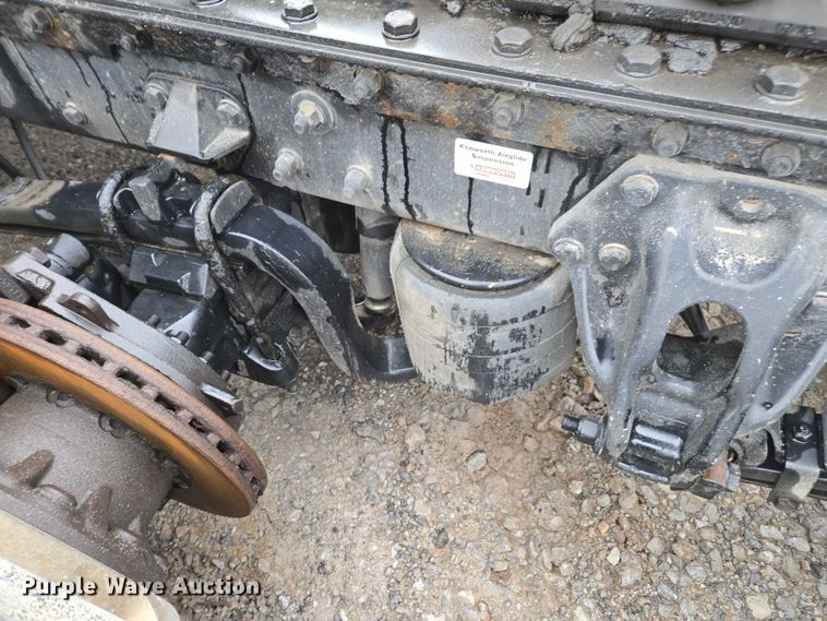 image for item DU2554 2018 Kenworth T680 semi truck