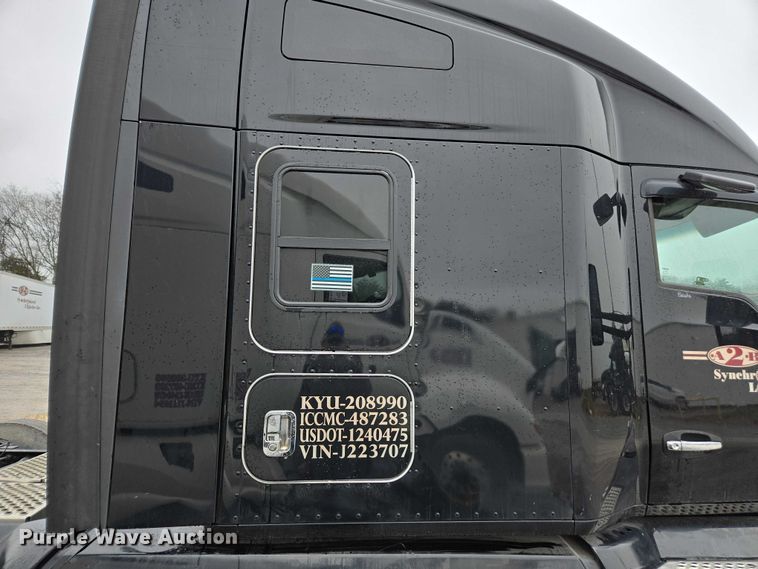 image for item DU2554 2018 Kenworth T680 semi truck