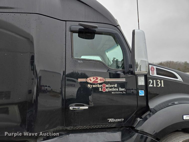 image for item DU2554 2018 Kenworth T680 semi truck