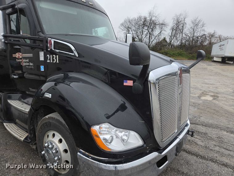 image for item DU2554 2018 Kenworth T680 semi truck