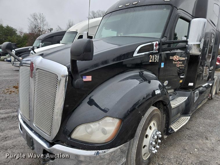 image for item DU2554 2018 Kenworth T680 semi truck