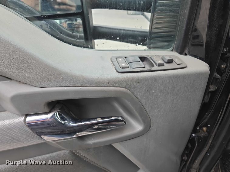 image for item DU2554 2018 Kenworth T680 semi truck