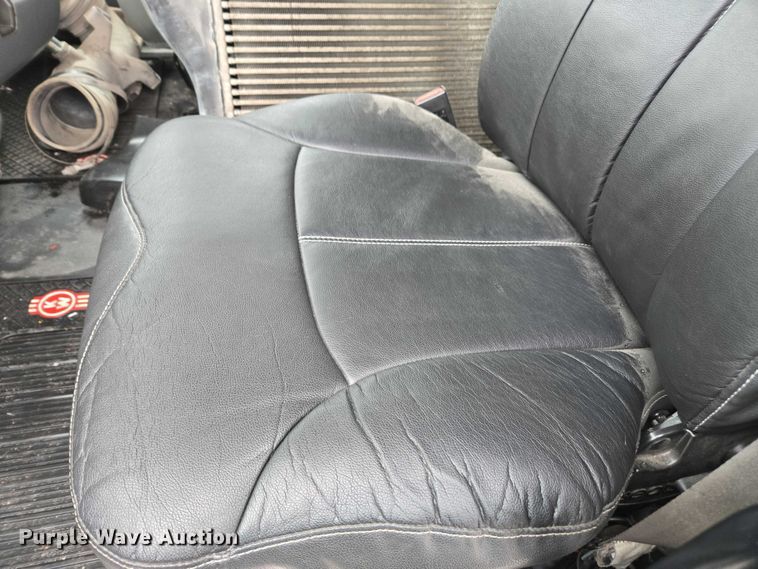 image for item DU2554 2018 Kenworth T680 semi truck