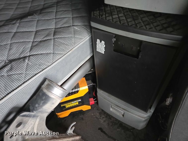 image for item DU2554 2018 Kenworth T680 semi truck