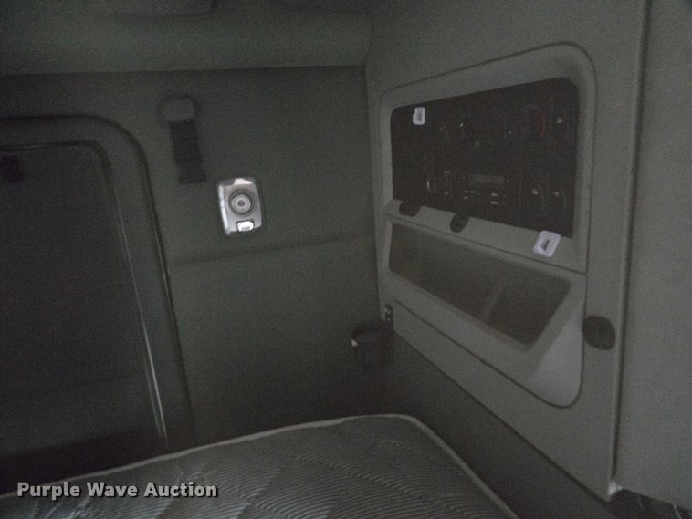 image for item DU2554 2018 Kenworth T680 semi truck