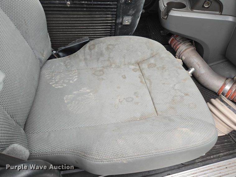 image for item DU2554 2018 Kenworth T680 semi truck