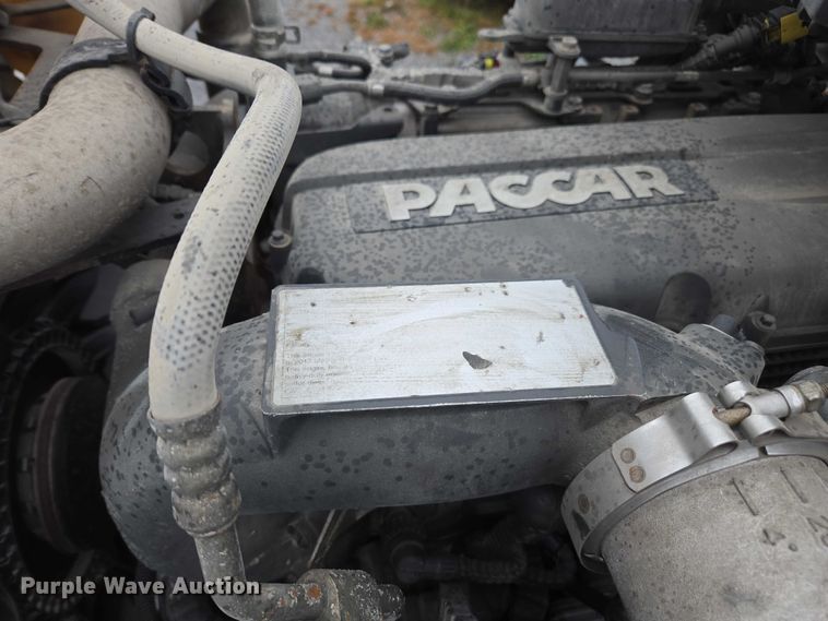 image for item DU2554 2018 Kenworth T680 semi truck