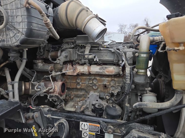 image for item DU2554 2018 Kenworth T680 semi truck