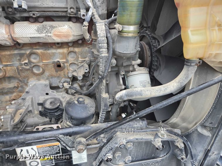 image for item DU2554 2018 Kenworth T680 semi truck