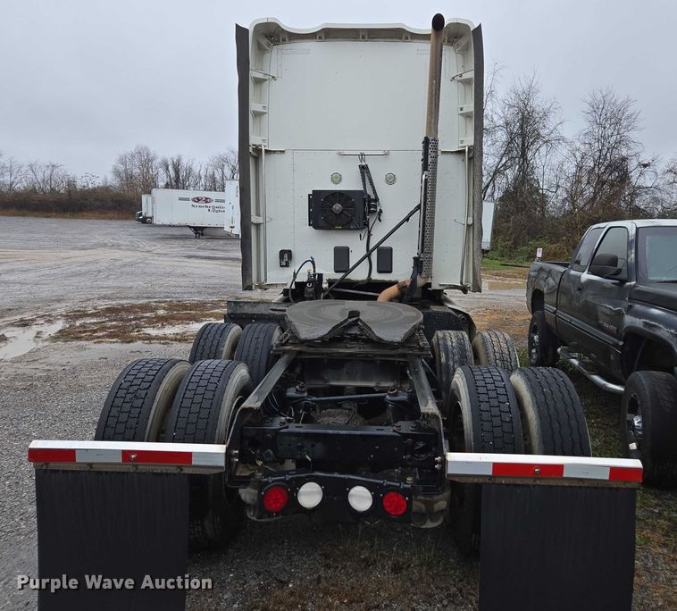 image for item DU2555 2015 Kenworth T680 semi truck