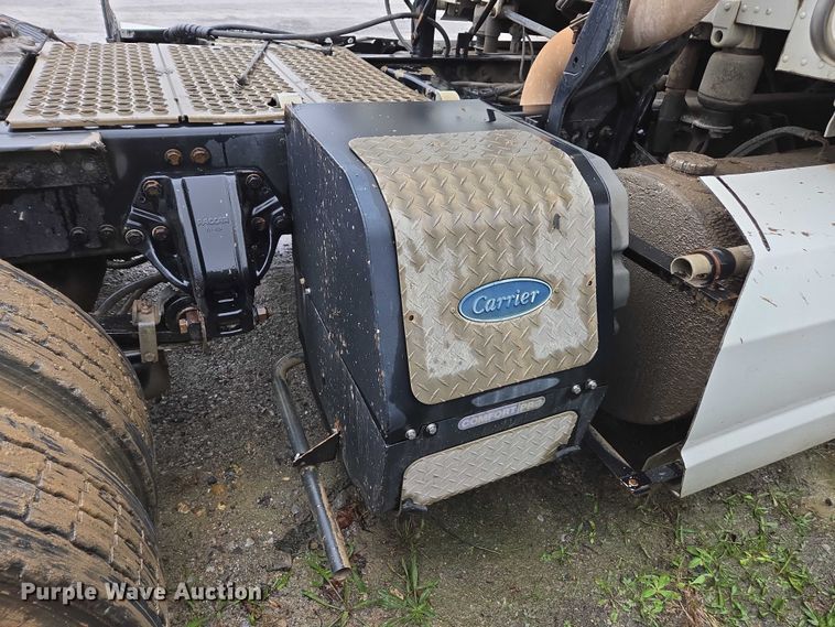 image for item DU2555 2015 Kenworth T680 semi truck