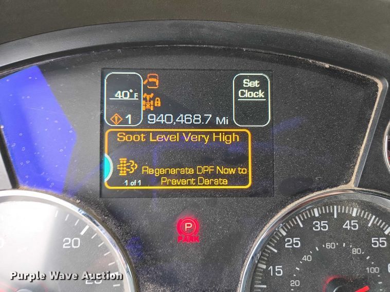 image for item DU2555 2015 Kenworth T680 semi truck