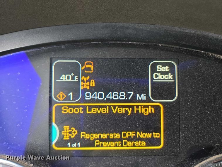 image for item DU2555 2015 Kenworth T680 semi truck