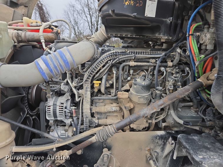 image for item DU2555 2015 Kenworth T680 semi truck