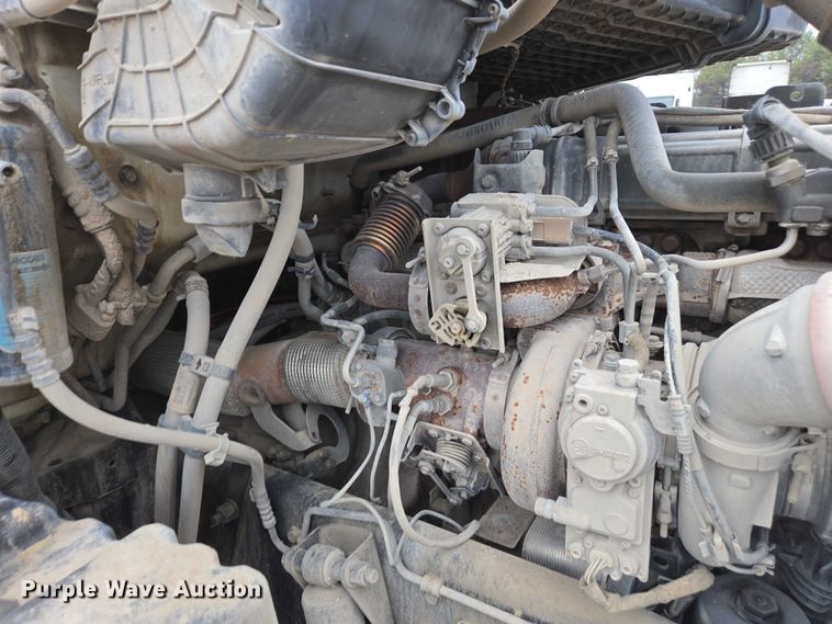 image for item DU2555 2015 Kenworth T680 semi truck