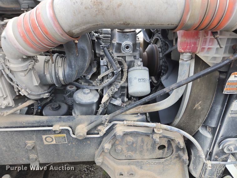 image for item DU2555 2015 Kenworth T680 semi truck