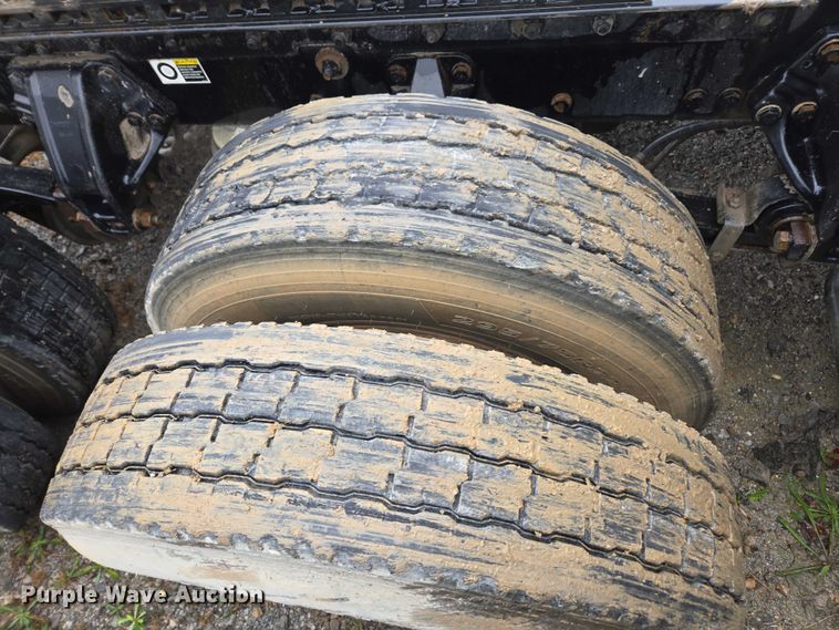 image for item DU2555 2015 Kenworth T680 semi truck