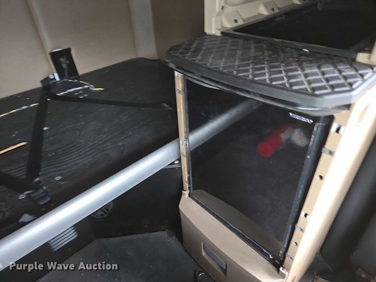 image for item DU2556 2015 Kenworth T680 semi truck