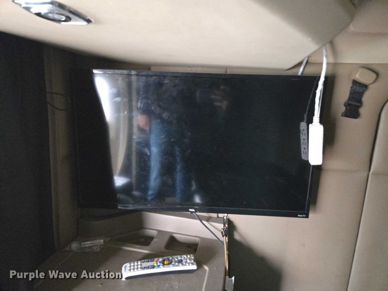 image for item DU2556 2015 Kenworth T680 semi truck