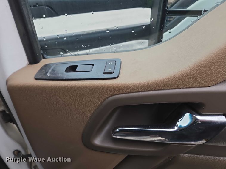 image for item DU2556 2015 Kenworth T680 semi truck