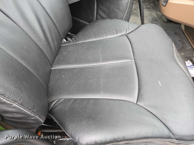 image for item DU2556 2015 Kenworth T680 semi truck