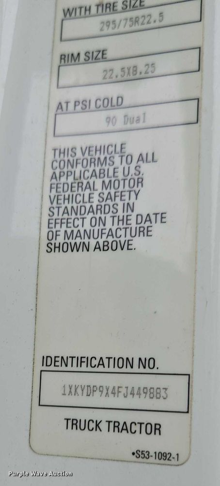 image for item DU2556 2015 Kenworth T680 semi truck