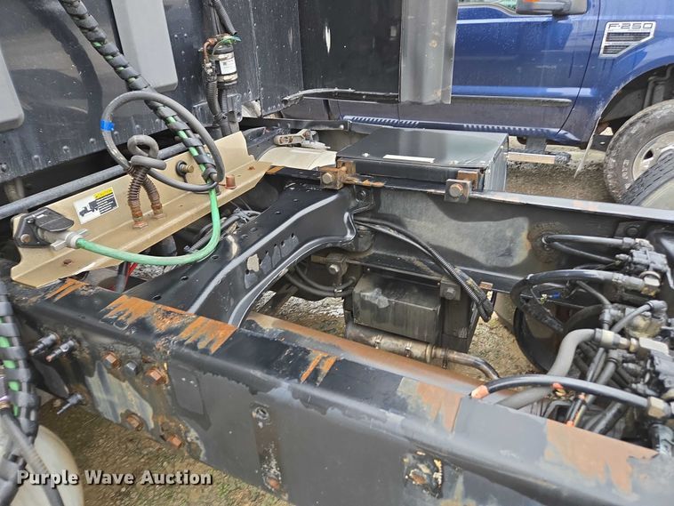 image for item DU2557 2015 Peterbilt 579 semi truck