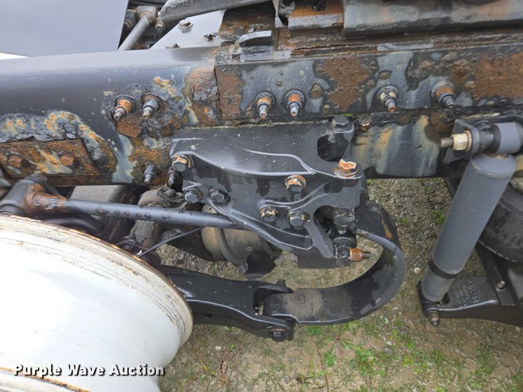 image for item DU2557 2015 Peterbilt 579 semi truck