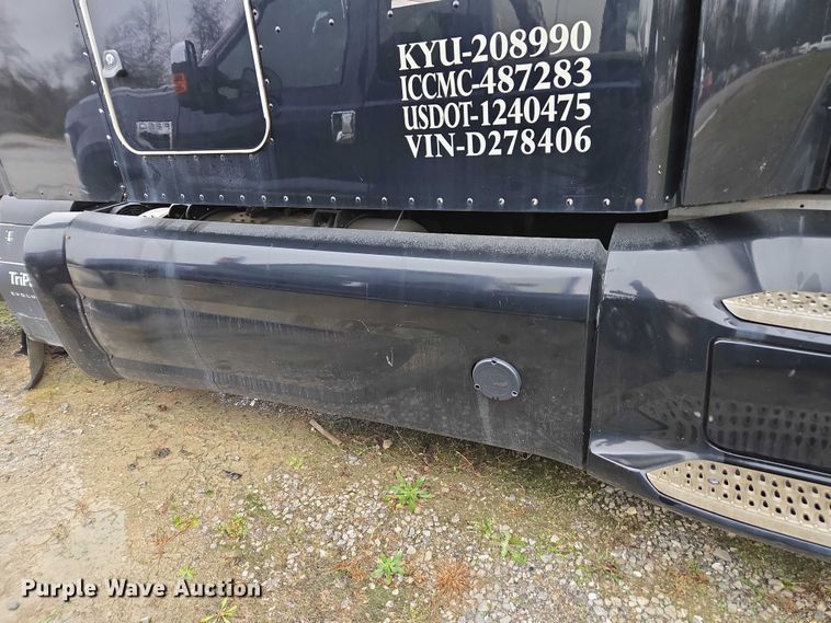 image for item DU2557 2015 Peterbilt 579 semi truck