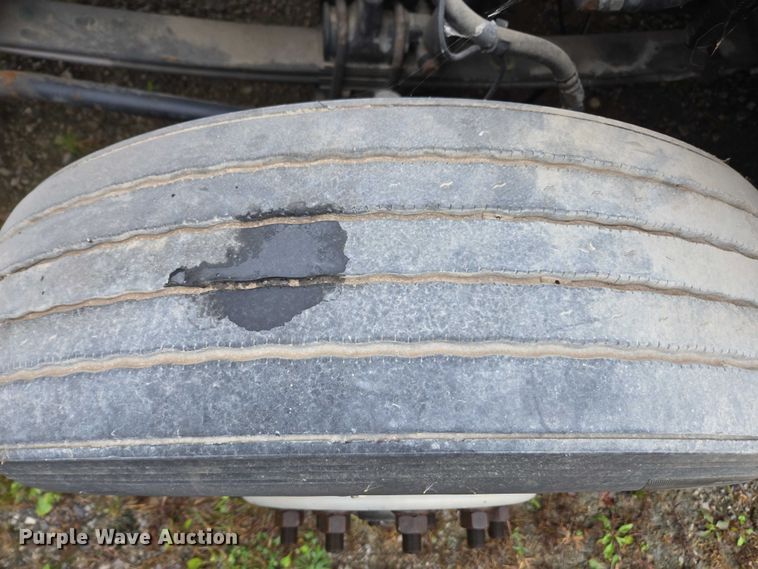 image for item DU2557 2015 Peterbilt 579 semi truck