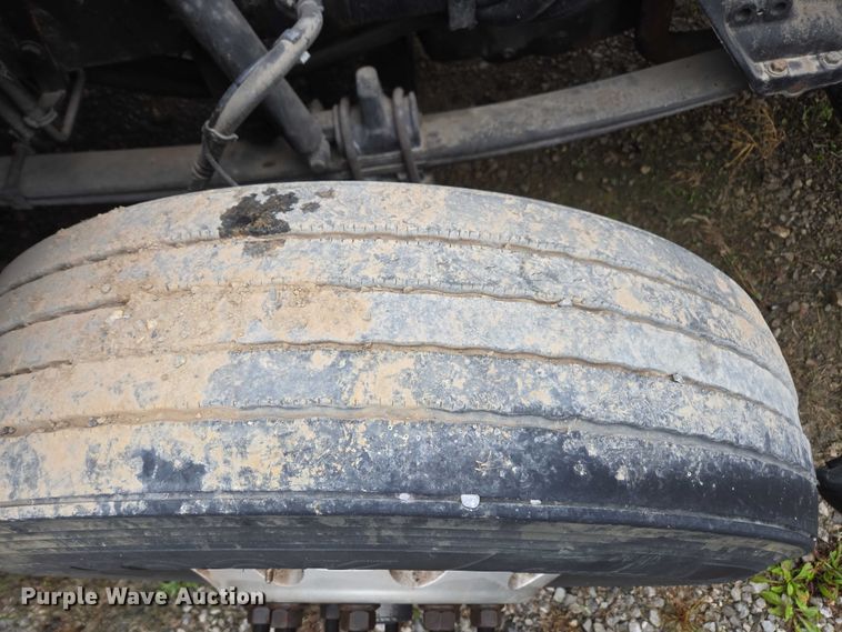 image for item DU2557 2015 Peterbilt 579 semi truck