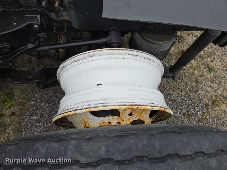 image for item DU2557 2015 Peterbilt 579 semi truck