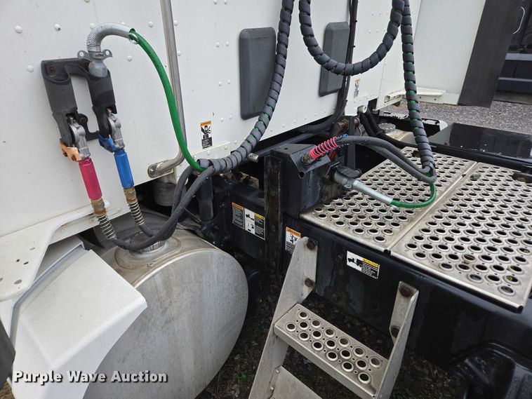 image for item DU2558 2016 Kenworth T680 semi truck