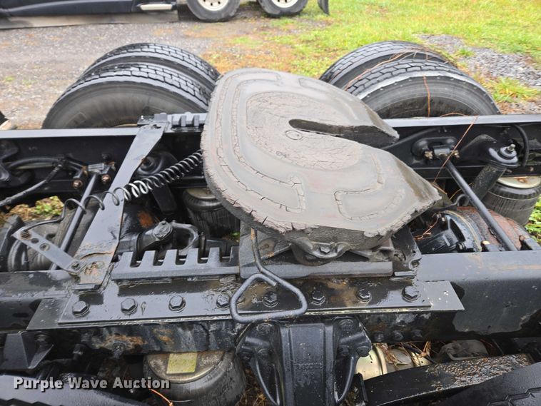 image for item DU2558 2016 Kenworth T680 semi truck