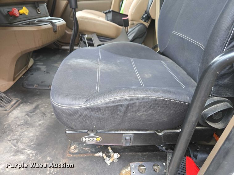 image for item DU2558 2016 Kenworth T680 semi truck