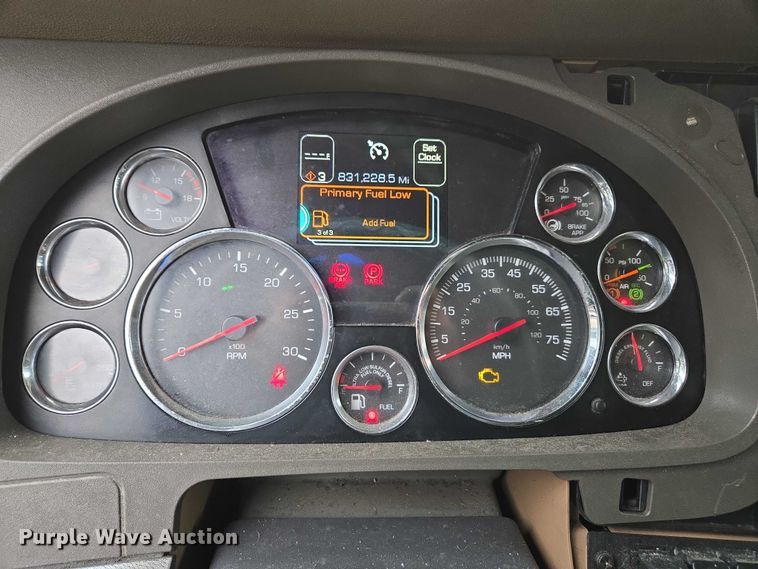 image for item DU2558 2016 Kenworth T680 semi truck