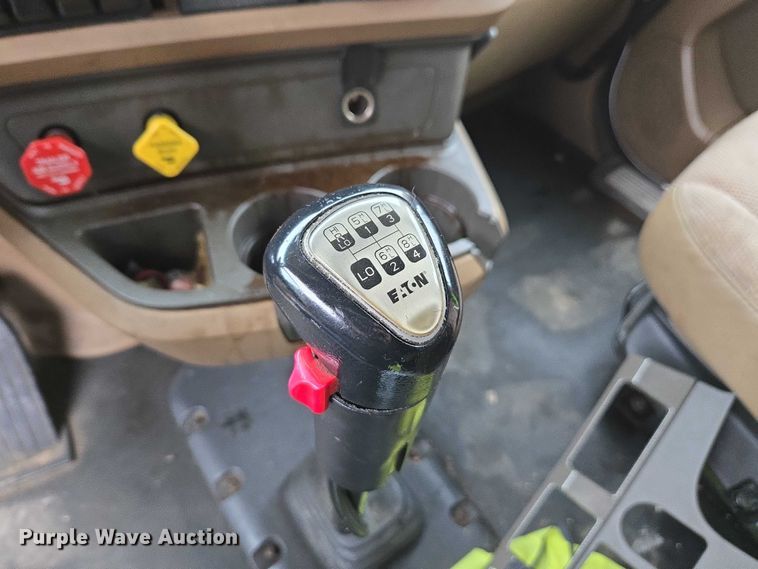 image for item DU2558 2016 Kenworth T680 semi truck