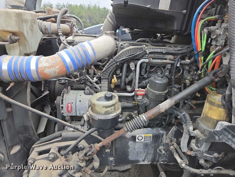 image for item DU2558 2016 Kenworth T680 semi truck