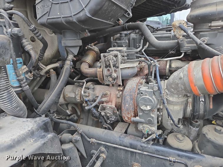 image for item DU2558 2016 Kenworth T680 semi truck